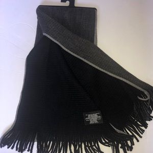 J Ferrar Men’s Reversible Scarf NWT